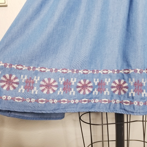 Altar'd state embroidered halter dress size small - Picture 6 of 6